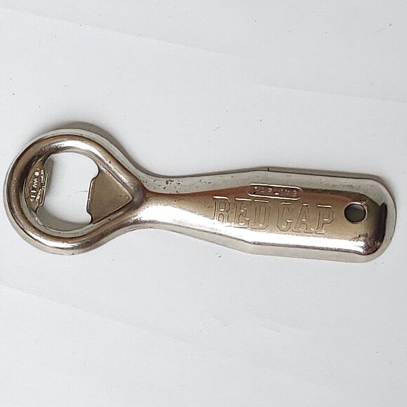 CARLING RED CAP Beer Bottle Cap Irish-style red Ale Metal Opener - Picture 1 of 3